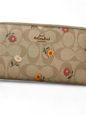 Coach CH360 Long Ditsy Floral Print Zip Around Wallet